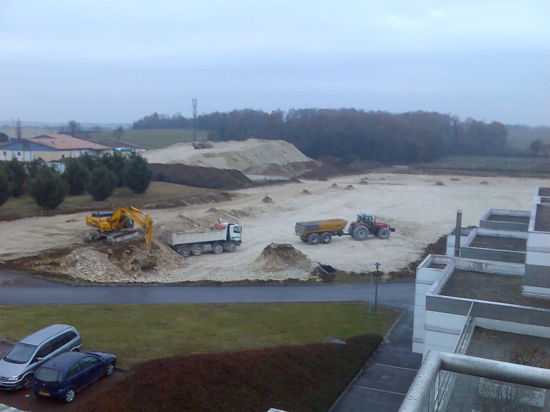 Photo000.jpg - Vue SUD - Terrassement cours