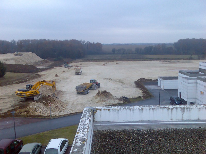 Photo002.jpg - Vue SUD - Terrassement en cours