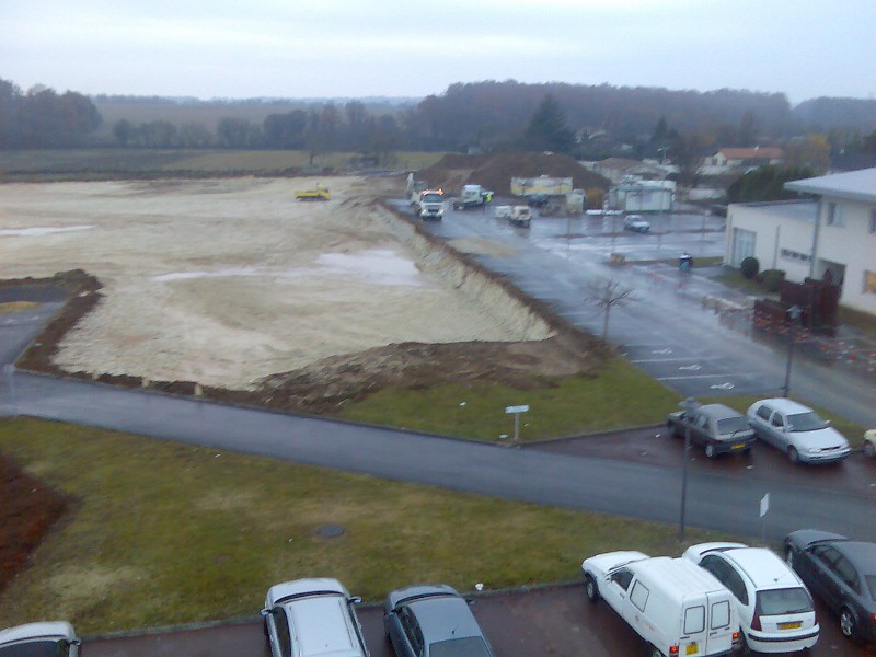 Photo006.jpg - Vue SUD OUEST - Terrassement en cours