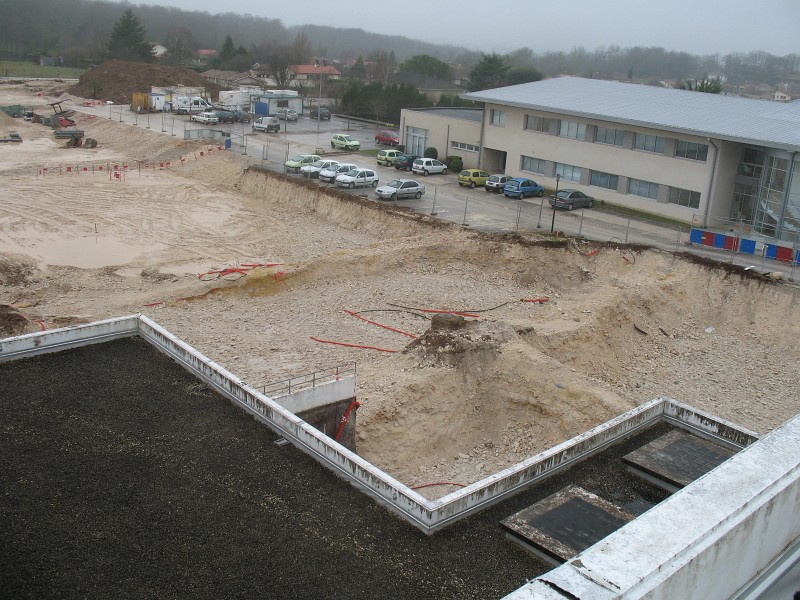 IMG_0004.jpg - Emplacement Future Aile Ouest- Terrassement en cours de finalisation