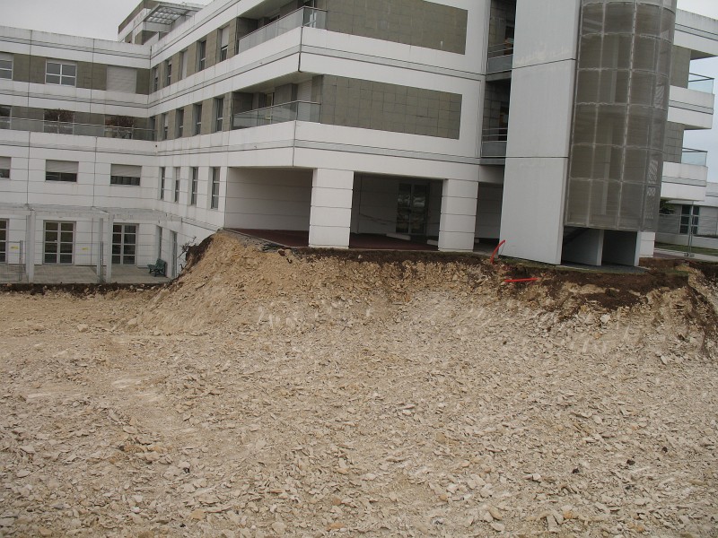 aIMG_0004.jpg - Emplacement Future Aile Est - Terrassement en cours
