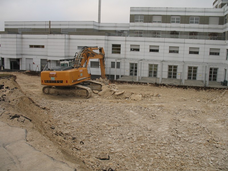 aIMG_0005.jpg - Emplacement Future Aile Est - Terrassement en cours (devant l'actuel Self)
