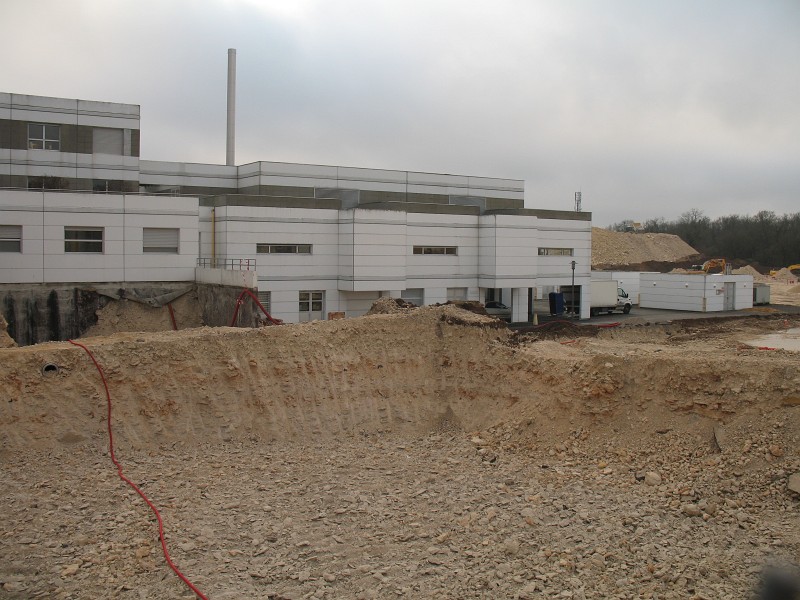 aIMG_0007.jpg - Emplacement Future Aile Ouest- Terrassement en cours(devant la pharmacie)