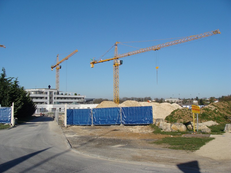 DSC00658.JPG - Vue de l'entrée Nord (entrée logistique travaux)