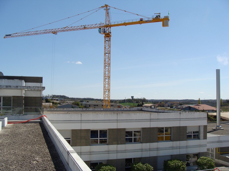 DSC00703.JPG - Grue dédiée à l'aile Est.