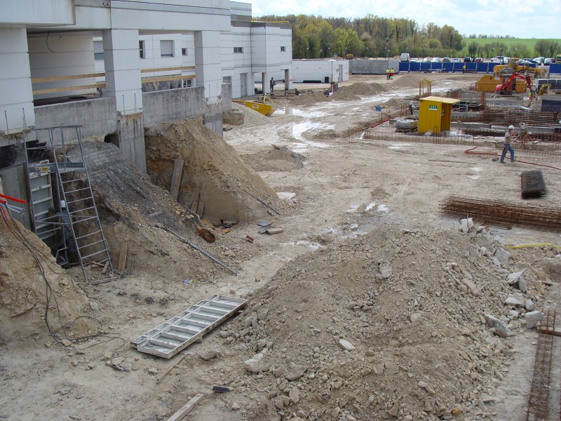 DSC00713.JPG - Aile Ouest, destruction de l'existant sous l'actuelle Radiologie.