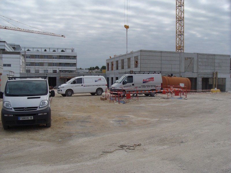 DSC01186.JPG - Vue Sud Est - Niveau RDC de l'aile Est